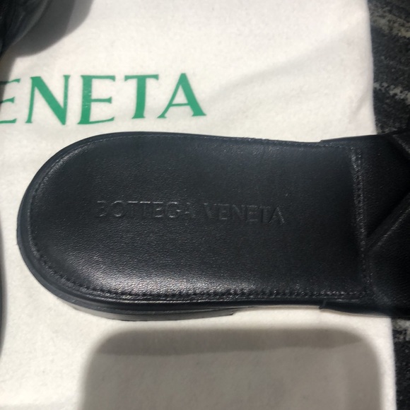 Bottega Veneta Nappa Lido square-toed quilted leather slides - Picture 4 of 10